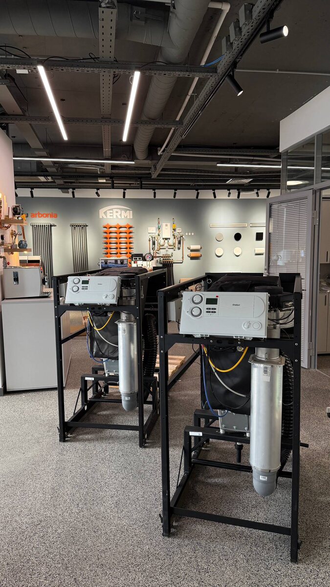 Каркасы мощных напольных газовых котлов Vaillant по 160 кВт.