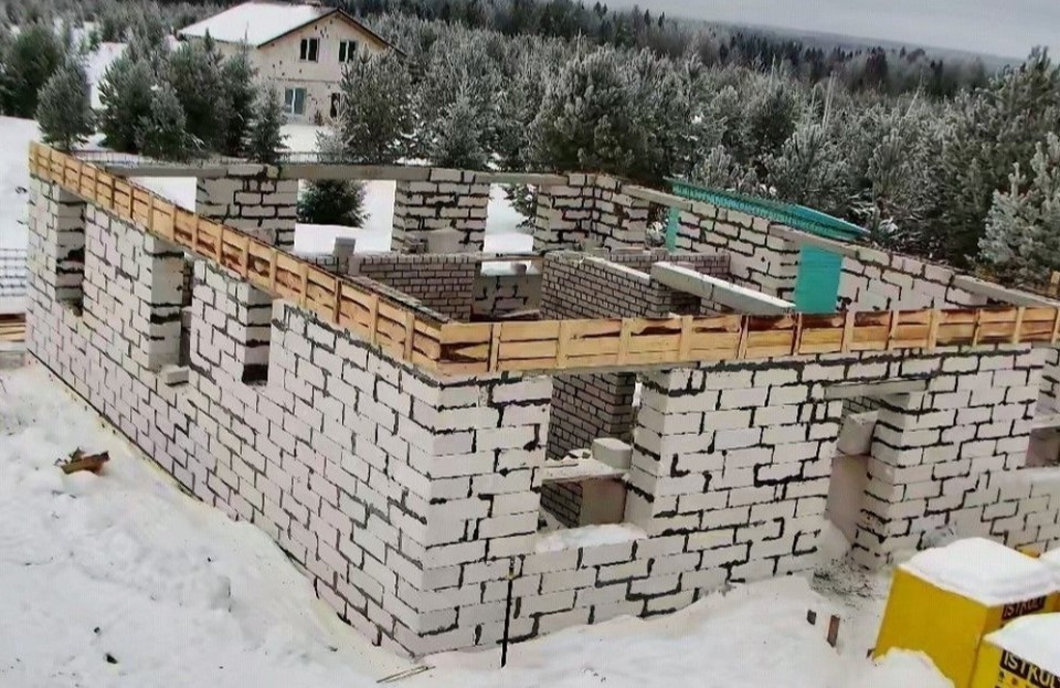    Семейная ипотека обернулась кошмаром для кировских семей. Фото: СПРАВЕДЛИВАЯ РОССИЯ в Кировской области.