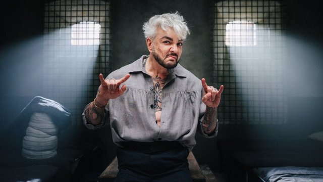 Блогер сообщил об угрозах после драки с директором Киркорова на ГУМ-катке