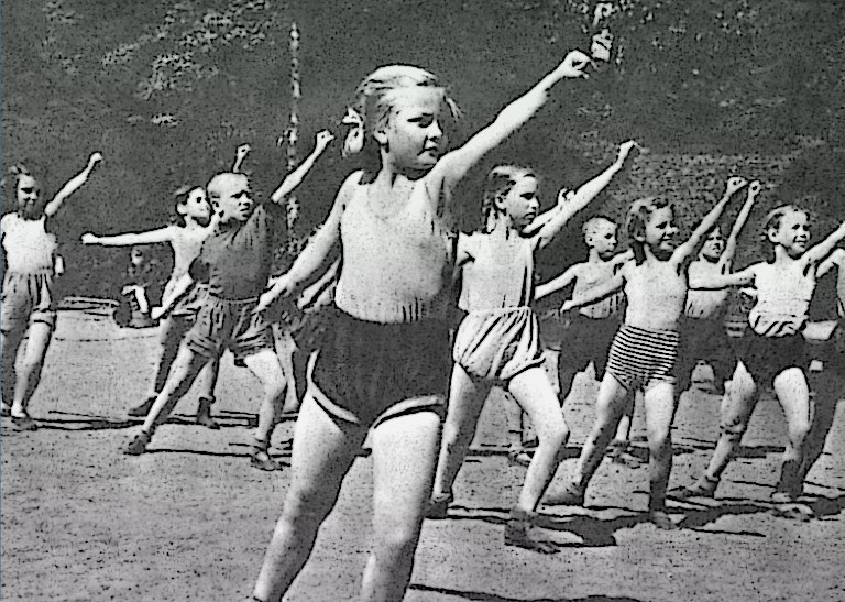 Фото взято из открытых источников. Пионера и зарядка