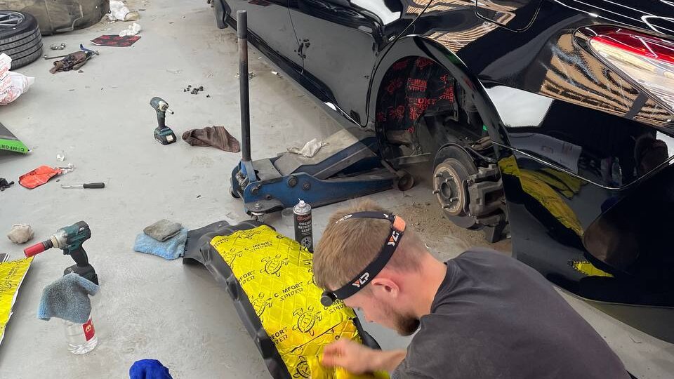 Почему новые китайские и корейские автомобили начинают гудеть уже через год