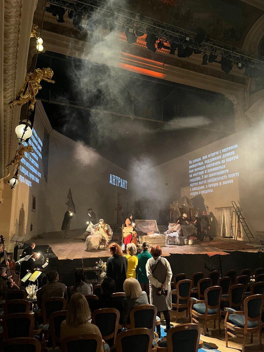 Как уйти от привычных фраз и штампов и передать именно те эмоции и мысли, которые возникли во время просмотра?