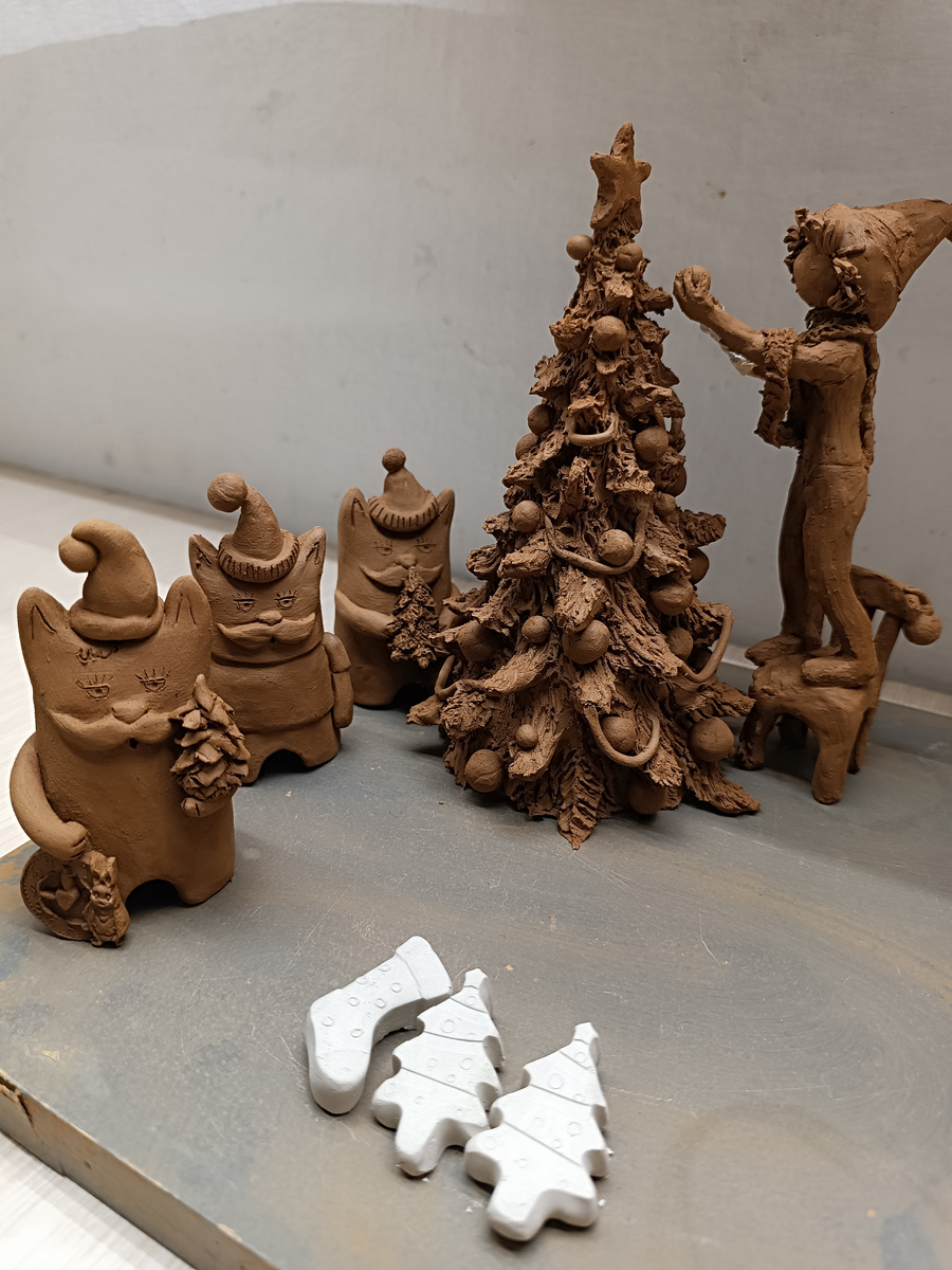 Первые новогодние изделия