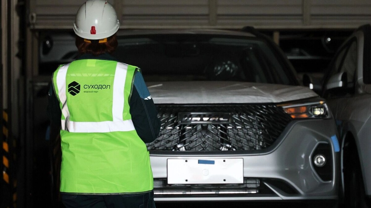 С 1 января 2026 года утильсбор на автомобили повысят еще раз. Фото: Юрий Смитюк. ТАСС