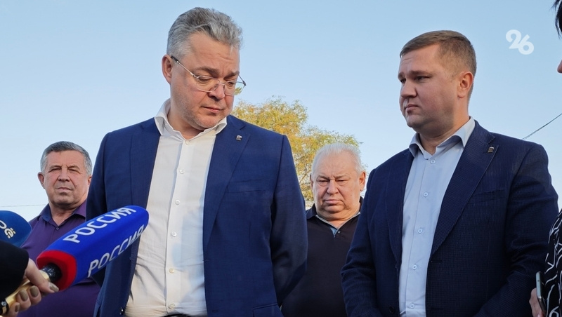    Губернатор вместе с главой Красногвардейского округа осмотрел строящееся общежитие для сельхозработников Фото: ИА «Победа26»