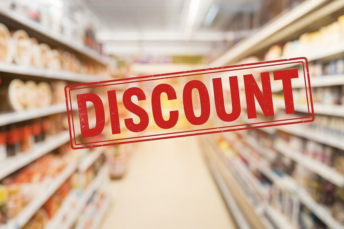 Дискаунтеры популярнее с каждым годом, что не удивляет, ведь их цены на порядок ниже. Источник: нейросеть📷
