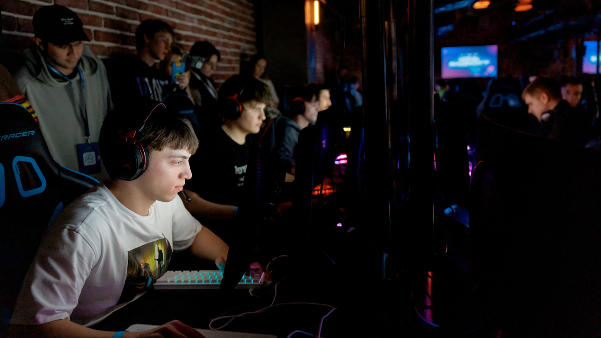 Игры, турниры и концерты: мы посетили Ночь видеоигр на VK Play Арене