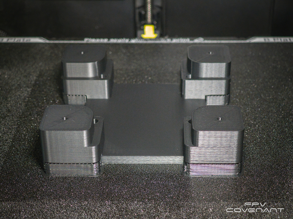 Распечатанный кронштейн для камеры