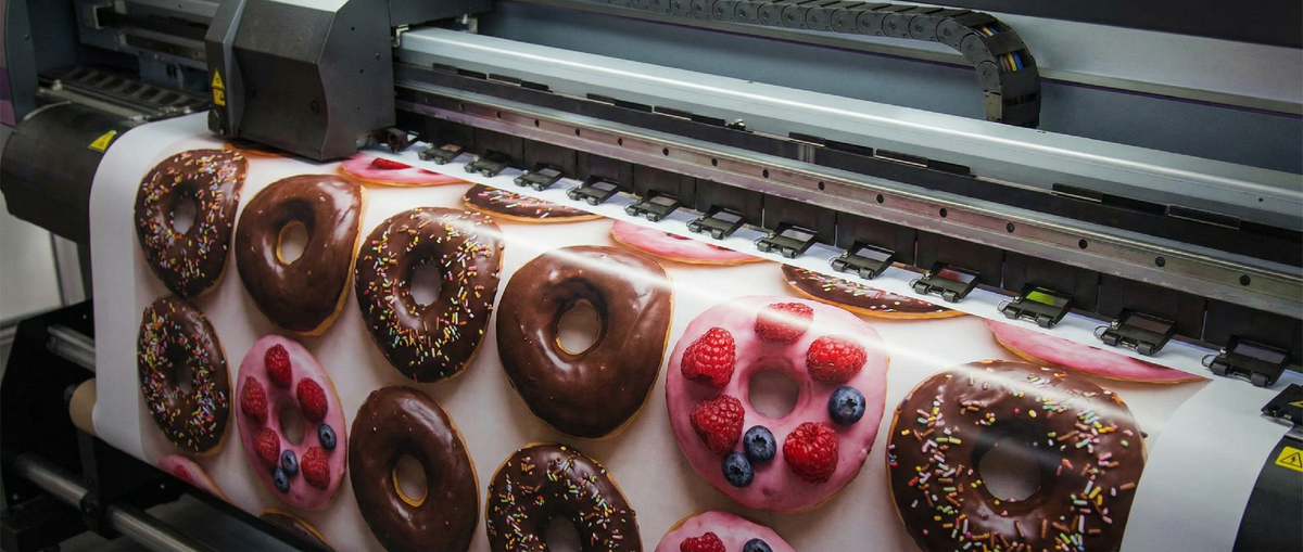 Этап 1. Широкоформатная печать на плёнке. Пример. следующий этап - защитная ламинация 