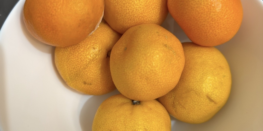 Цитрусовые вечером: почему этот фрукт возглавляет рейтинг риска для пожилых