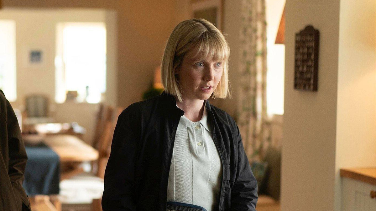 кадр из сериала "Карен Пири"