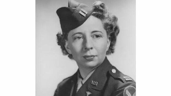 Хозяйки салонов самолетов