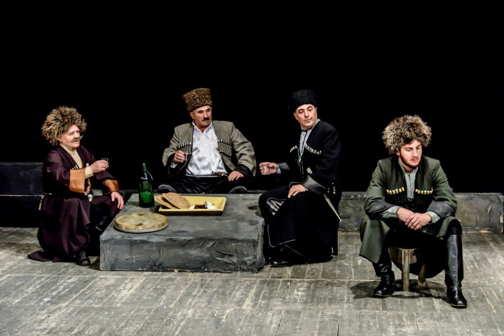 сцена из спектакля о Щазе. боюсь, перед нами источник ее проблем