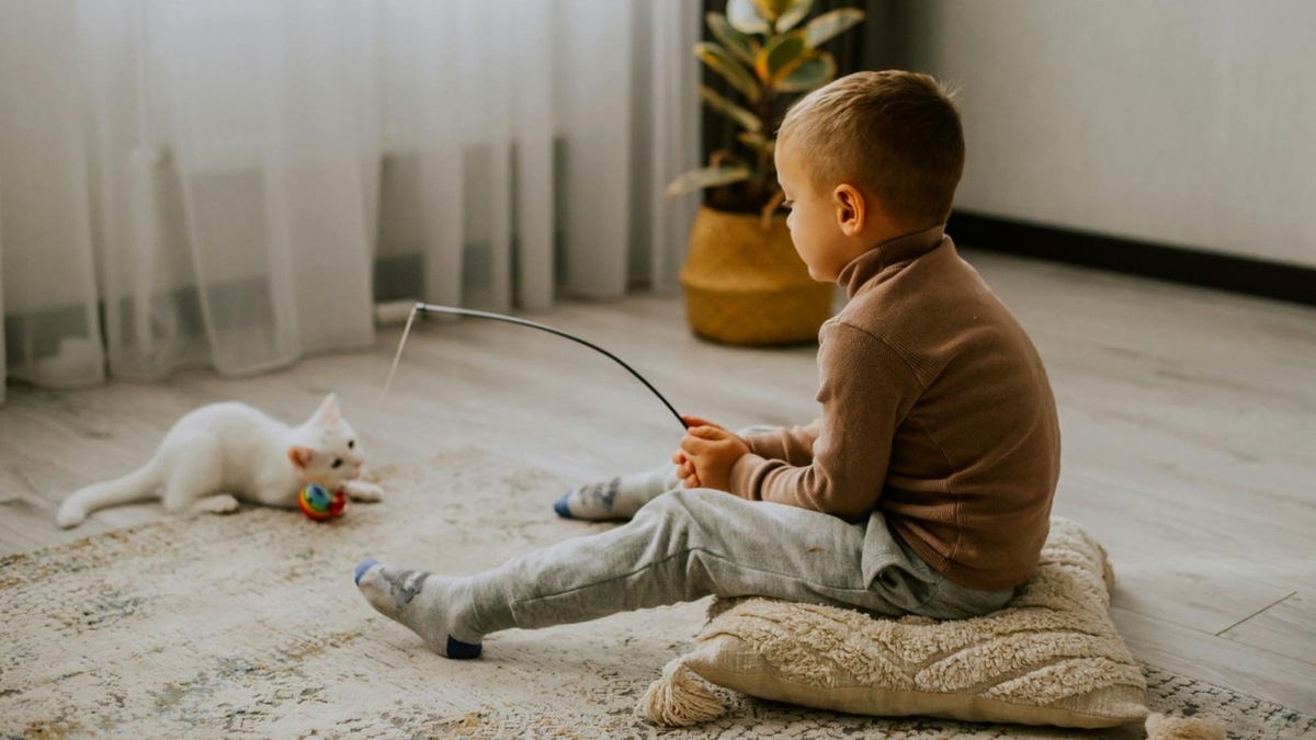    Важно не пытаться взвалить на ребенка всю отвественность за животное