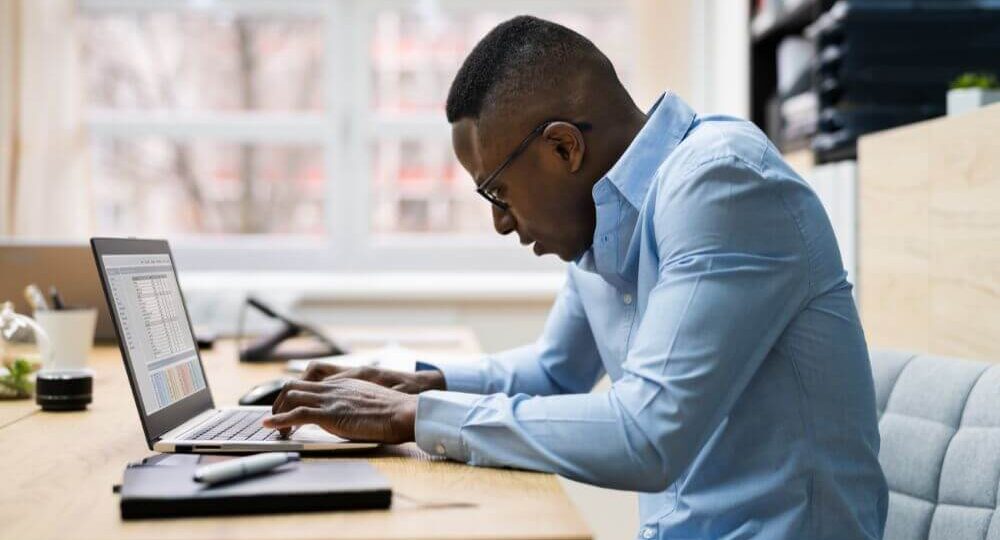 5 признаний: «Из-за стула у меня болела спина». Реальные советы, что помогло