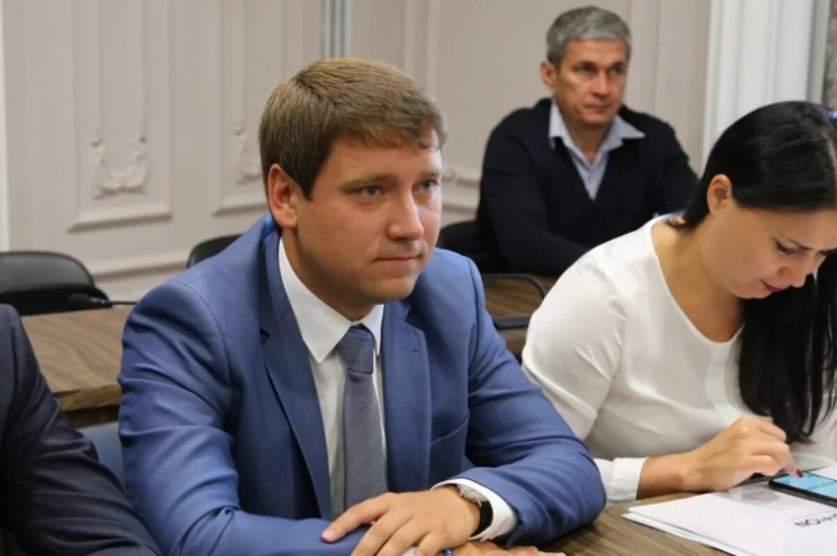    Бывший заместитель председателя правления «Движения первых» Марат Закиров арестован по подозрению в мошенничестве.