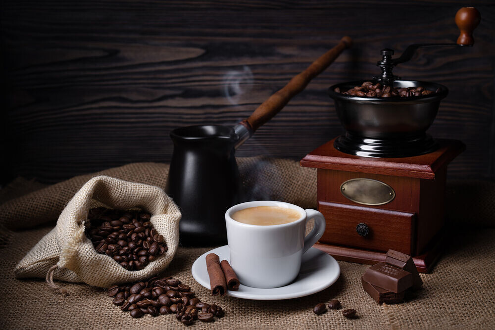 Кофе становится дефицитом? Почему так происходит, и как изменится наша жизнь без привычного напитка