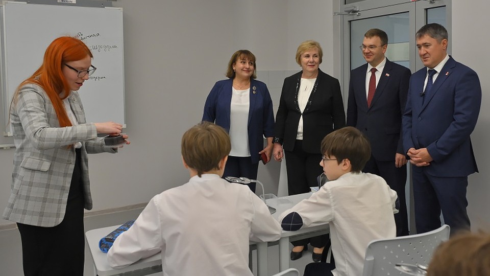 Дмитрий Махонин в День математики встретился с учениками пермской школы №146