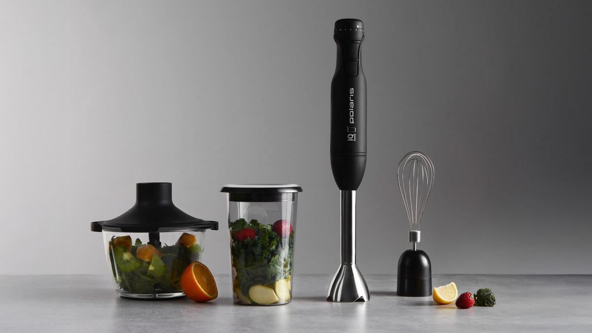 Погружной блендер Polaris PHB 1551 Wi-Fi IQ Home с мерным стаканом c крышкой с защитой от брызг.