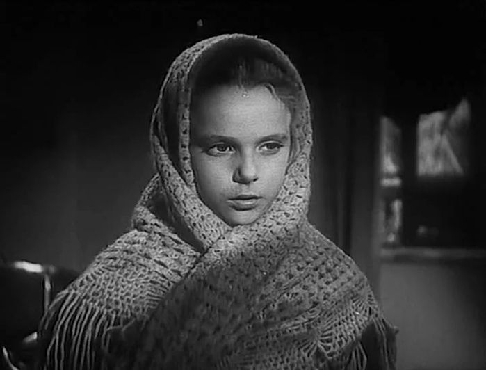 кадр из фильма "Жила была девочка" (1944)