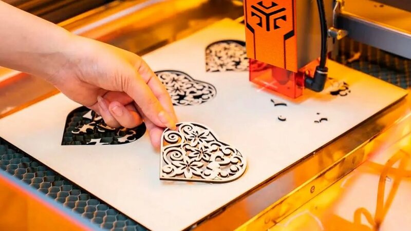 Лазерная гравировка и резка