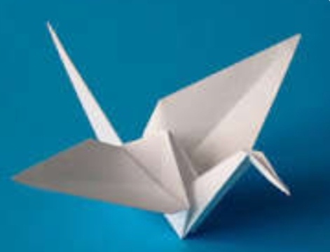 Но речь о другом способе. И без ножниц, и без линеек. И этот способ сгинания оригами...ногтëм. Вы сейчас думаете"он что, с другой планеты?!". А я вам скажу, ничего вымышленного здесь нет. Все просто, линию сгиба продавить ногтëм, развернуть и аккуратно разорвать. Вот такой вот способ. 