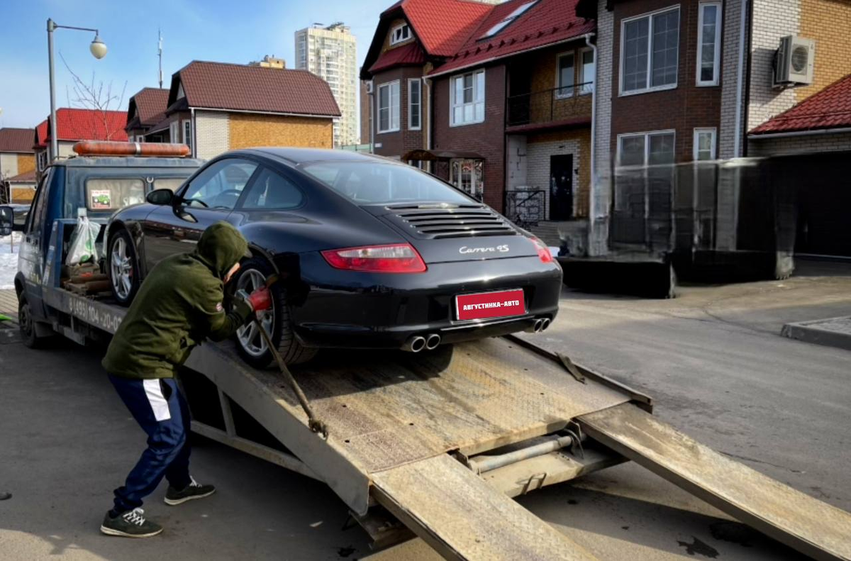 В России массово блокируют машины Porsche. Они не заводятся