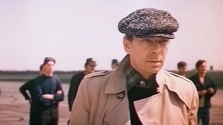 Кадр из фильма. Алексей Баталов в роли Игоря Лагутина