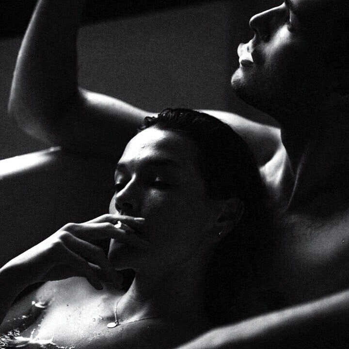 Первое, на что смотрит мужчина - это внешний вид женщины.