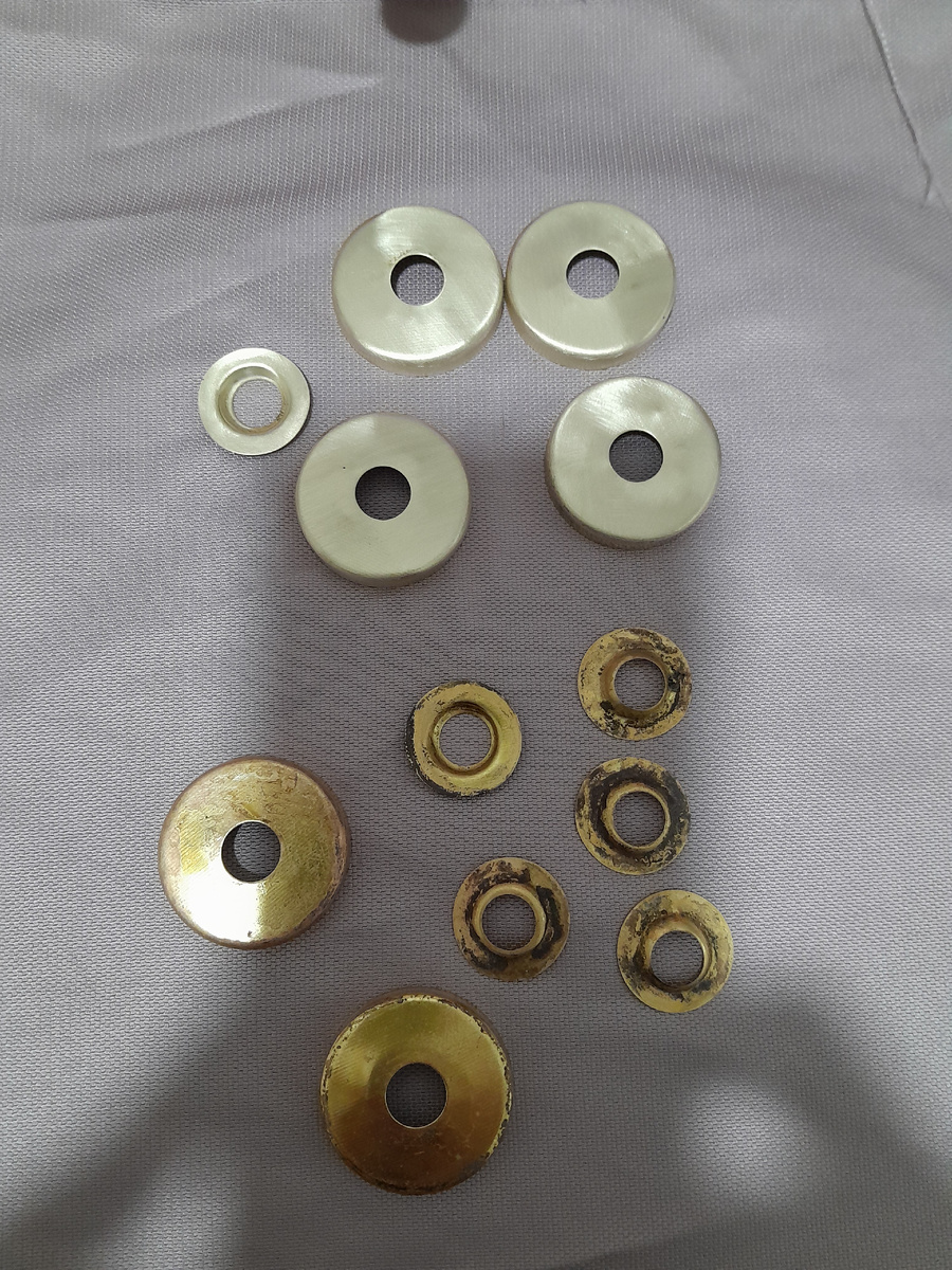 Опробовала чистку гравёром сначала на мелких деталях, которые устанавливаются под хрустальными чашами.