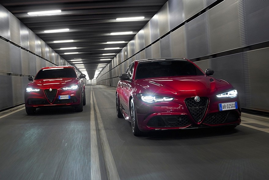    Alfa Romeo Stelvio Quadrifoglio Collezione и Alfa Romeo Giulia Quadrifoglio Collezione