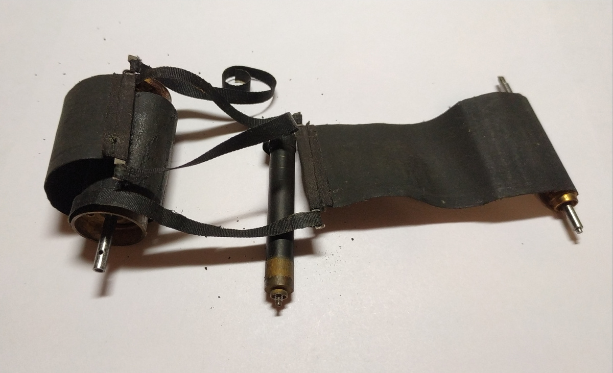 Так выглядели шторки на Leica 2 до ремонта