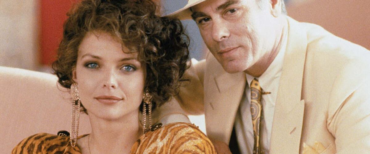 Кадр из фильма "Замужем за мафией" (1988)