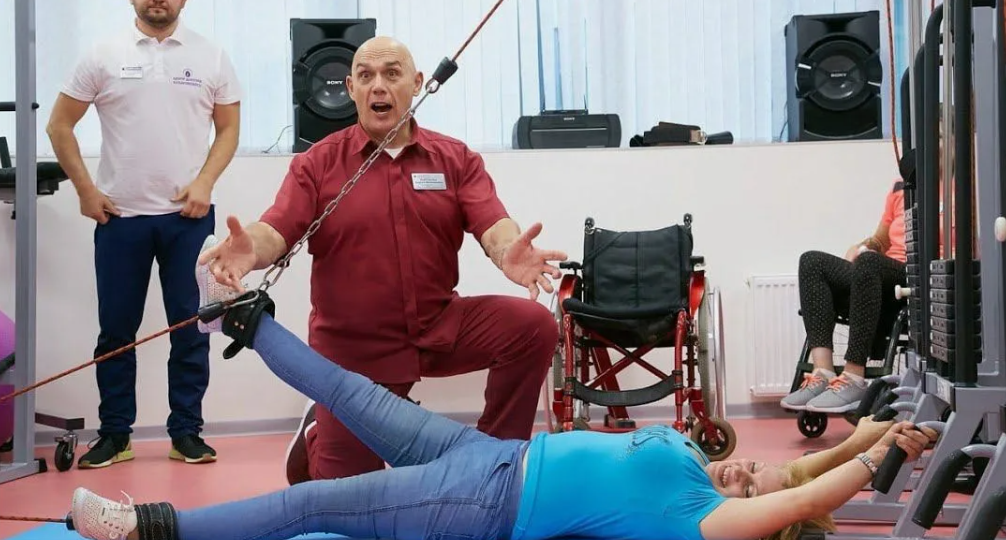 Живот не уходит, запоры мучают? Бубновский рассказал, как одно упражнение меняет работу кишечника