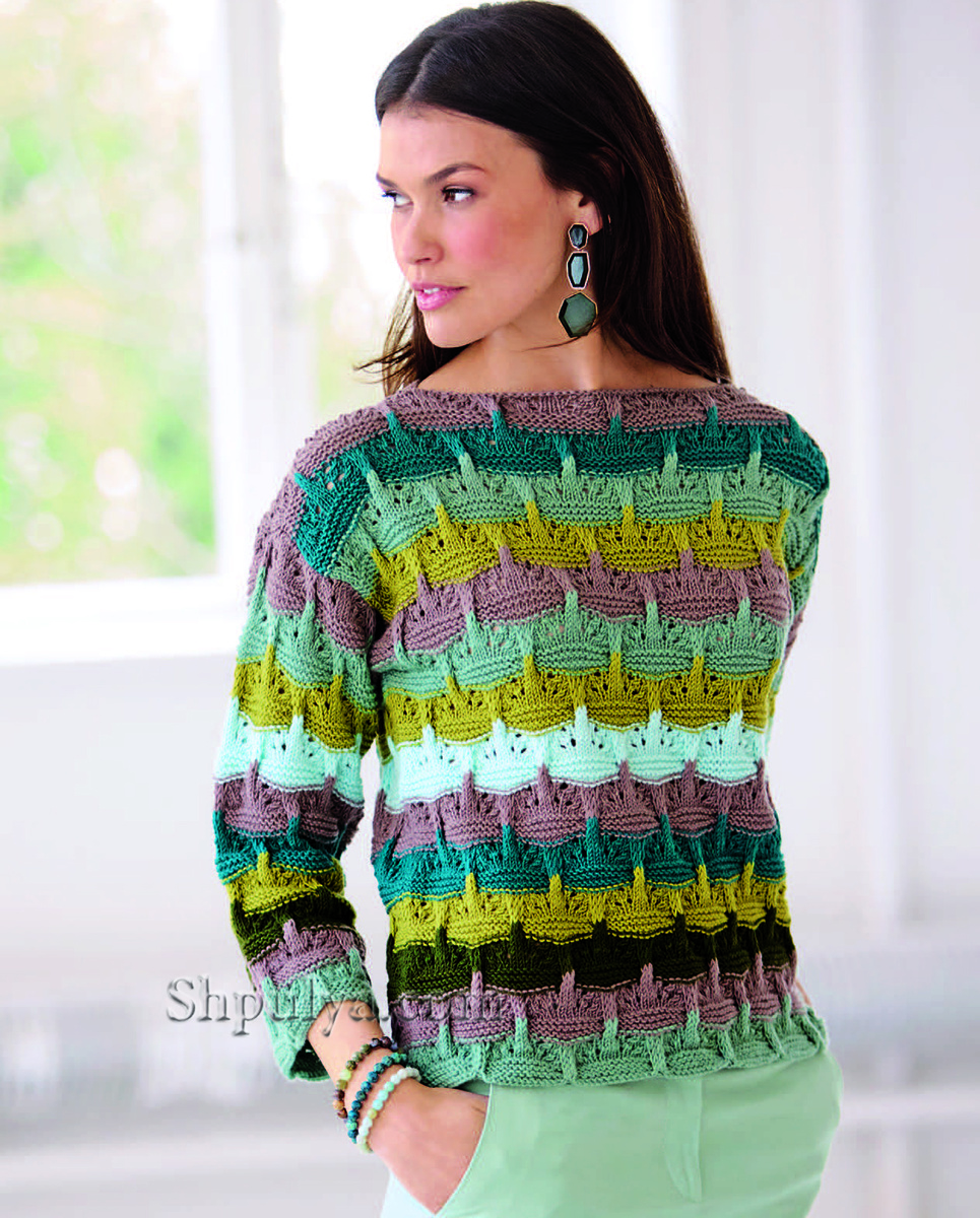 Разноцветный пуловер с узором из снятых петель и вырезом-лодочкой