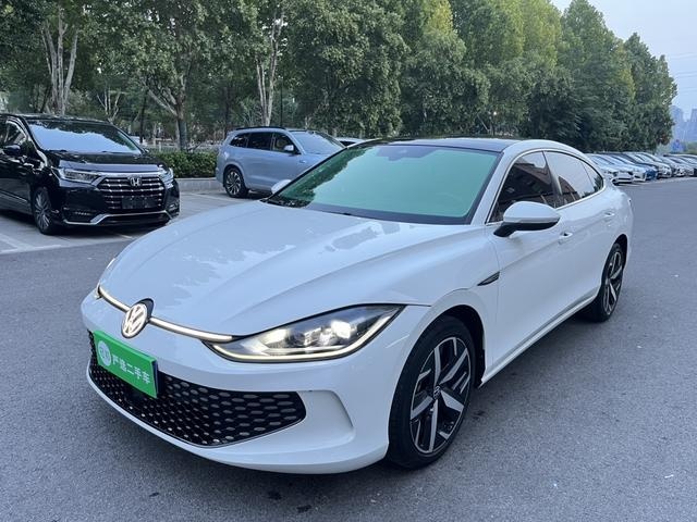 ТОП-10 необычных покупок под конец года. Lamando L за 1,85 млн ₽, KX1 за 1,37 млн ₽, Audi A1 за 1,4 млн ₽ и другие.