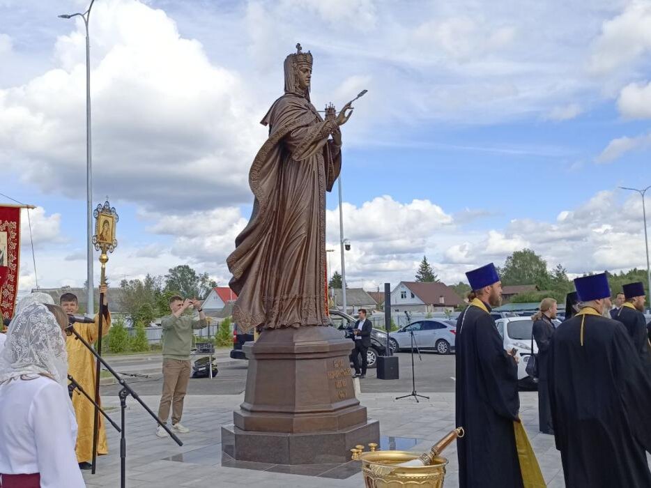 Памятник княгине Ольге открыли у псковского аэропорта
Фото: ПАИ
