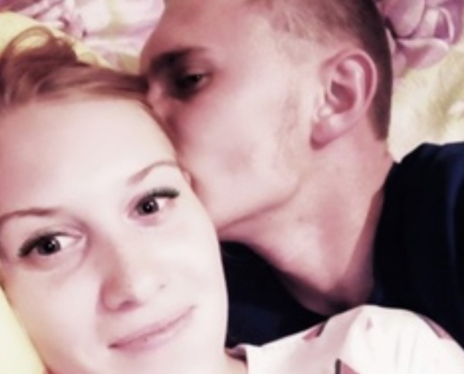 Двойная жизнь омской отличницы. Она была гордостью лицея и любимицей матери, но возвращение домой на сутки раньше всё изменило