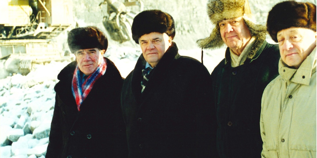 Местные кадры и компания