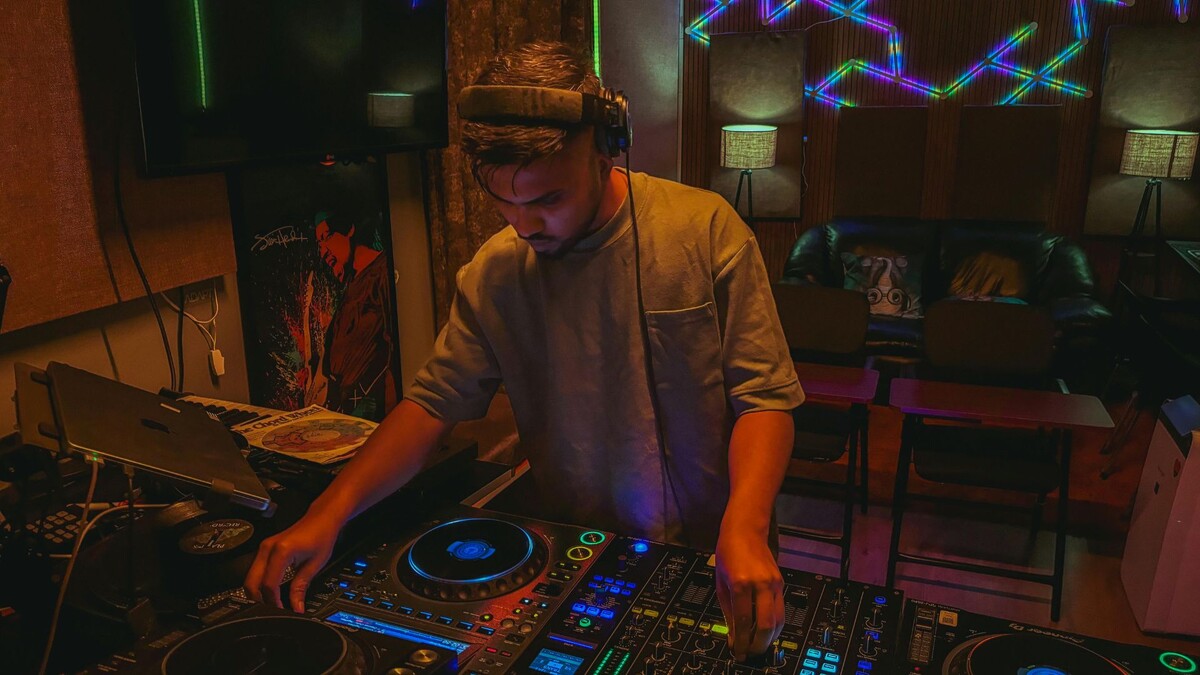 Школа диджеинга или самоучка