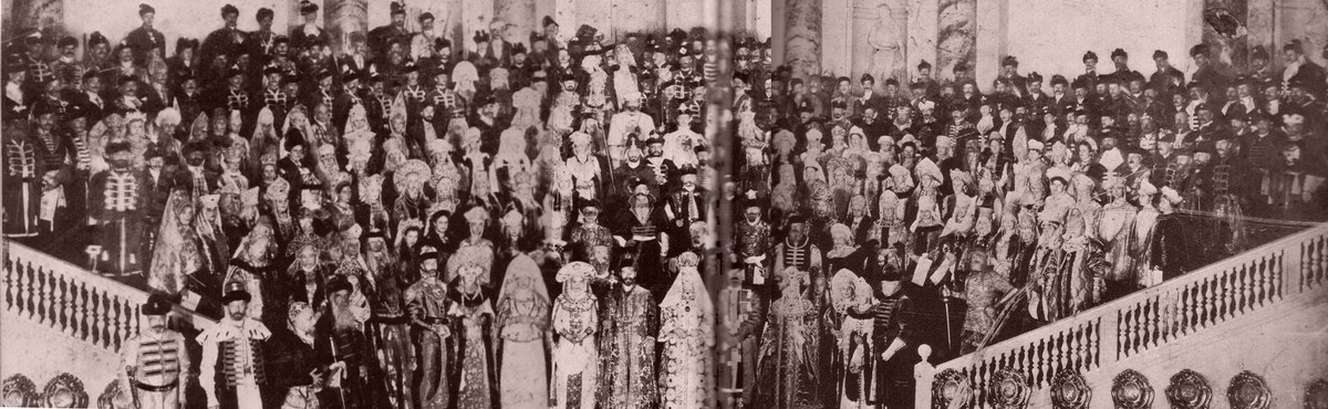 Бал-маскарад в Зимнем дворце в 1903 году (с) Pinterest