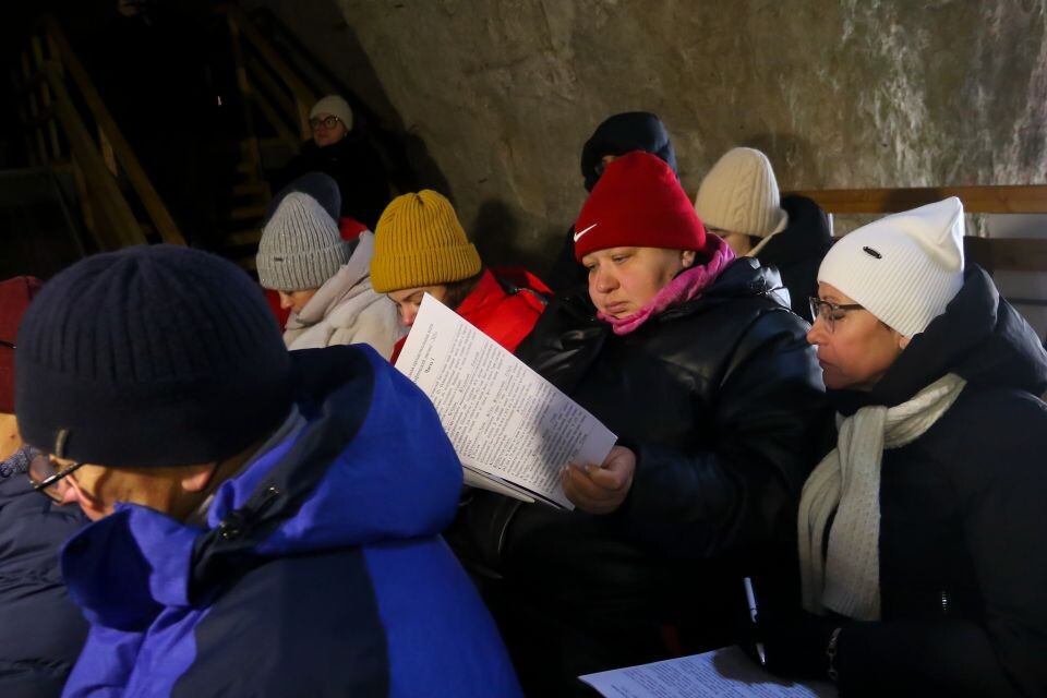    Географический диктант в Денисовой пещере. 30 ноября 2025 года. Источник: Виталий Барабаш/"Толк"