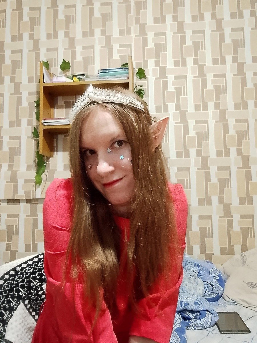 Это уже я в образе для фото только или видео. Для учебы ещё много разных образом есть. Пока позже. Возможно, в хронологии, если смогу найти. 