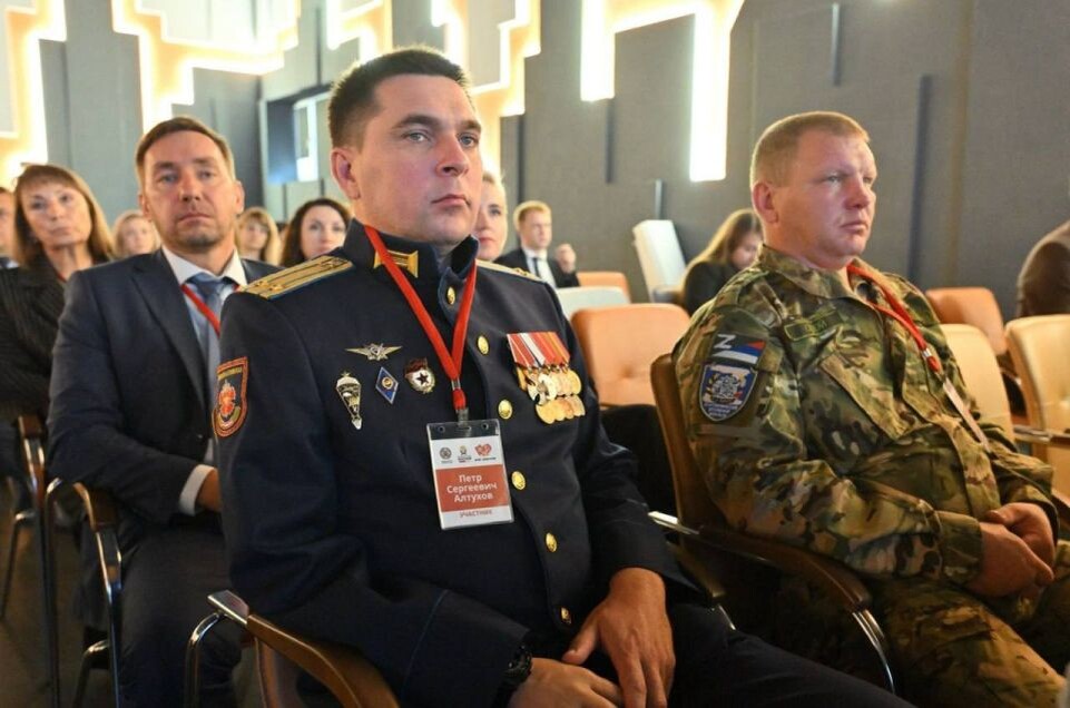    Алтайский край запускает второй модуль кадровой программы "Земля героев". Источник: Виктор Томенко