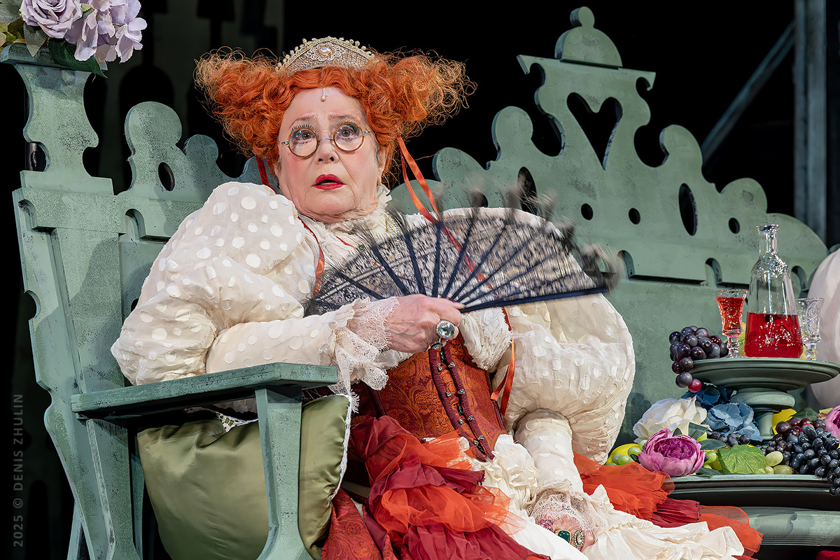 Сцена из спектакля «Женитьба Бальзаминова» Московского театра «Современник»