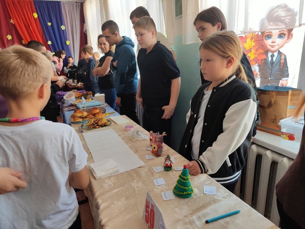    Фотография школы села Улыбино