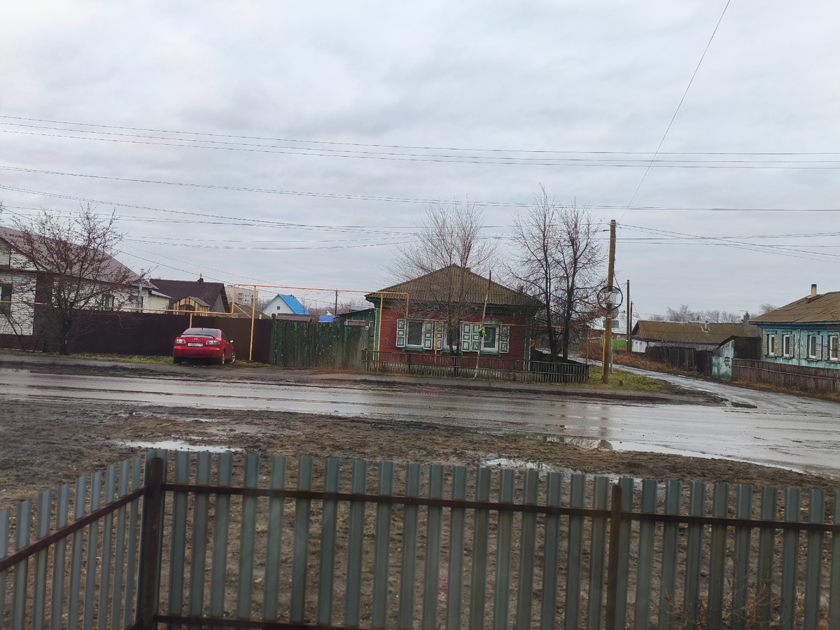 А за окном, понимаешь, зима за окном. 