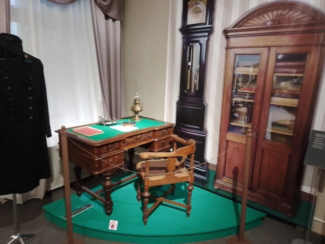    Музей-заповедник "Горнозаводской Урал", на выставке "По документам - Дом Демидова"   Виктор Кузнецов