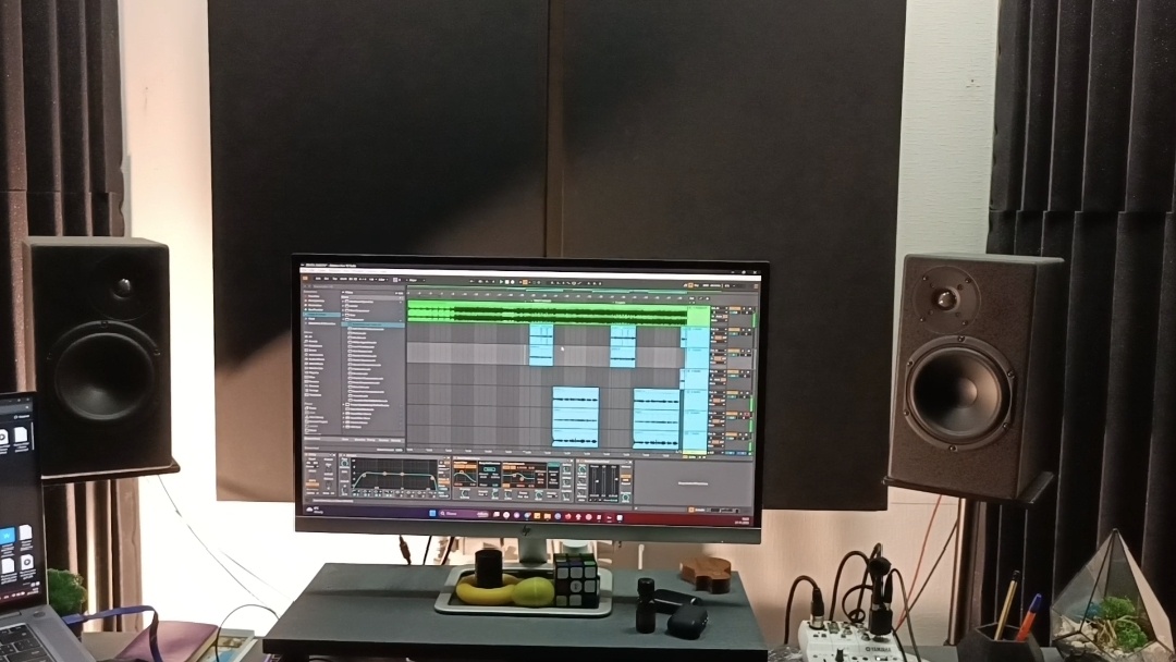 Вот те зелёные дорожки - это запись моего голоса:)