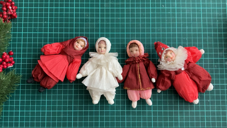 Мои игрушки из гофрированной бумаги. Фото: Елочные игрушки ЕленыКа   